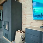 Villa Martta, Yllaes, Lapland Hideaway Near Trails *